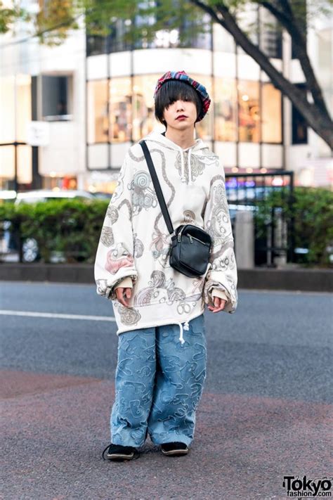 oversized fashion.